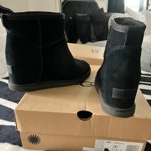 UGG Classic Femme Mini Black